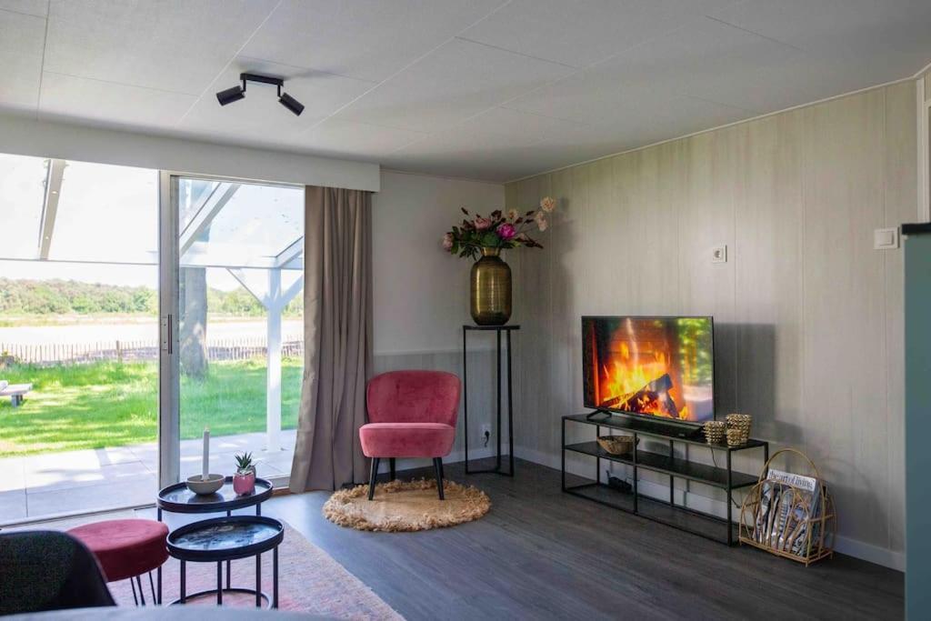 86, Bed & Outdoor Wellness - Sauna, Hottub, Icebath & Outdoor Shower Included! Oisterwijk Exterior foto